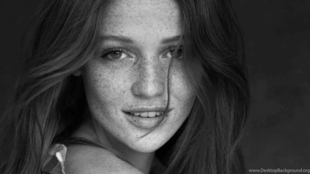 Women Cintia Dicker Wallpapers