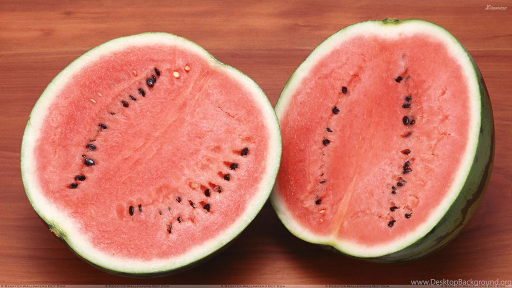 Red Two Pieces Water Melon Closeup Wallpapers