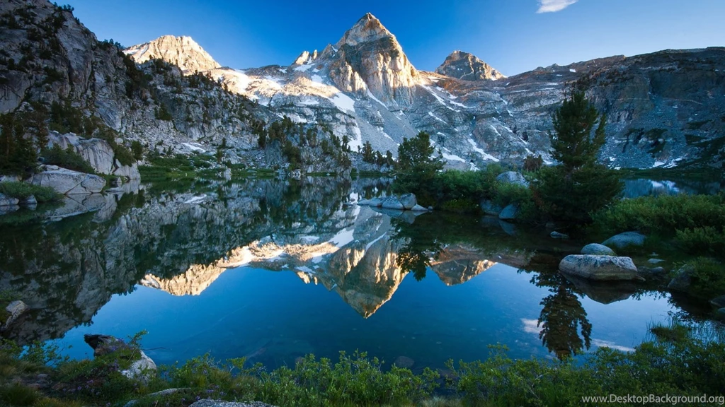 1600x900 Mountain Lake Scenery Wallpapers