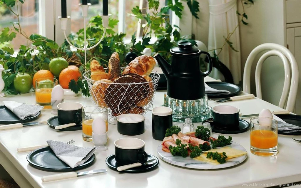 Desktop Wallpapers · Gallery · Miscellaneous · Family Breakfast ...