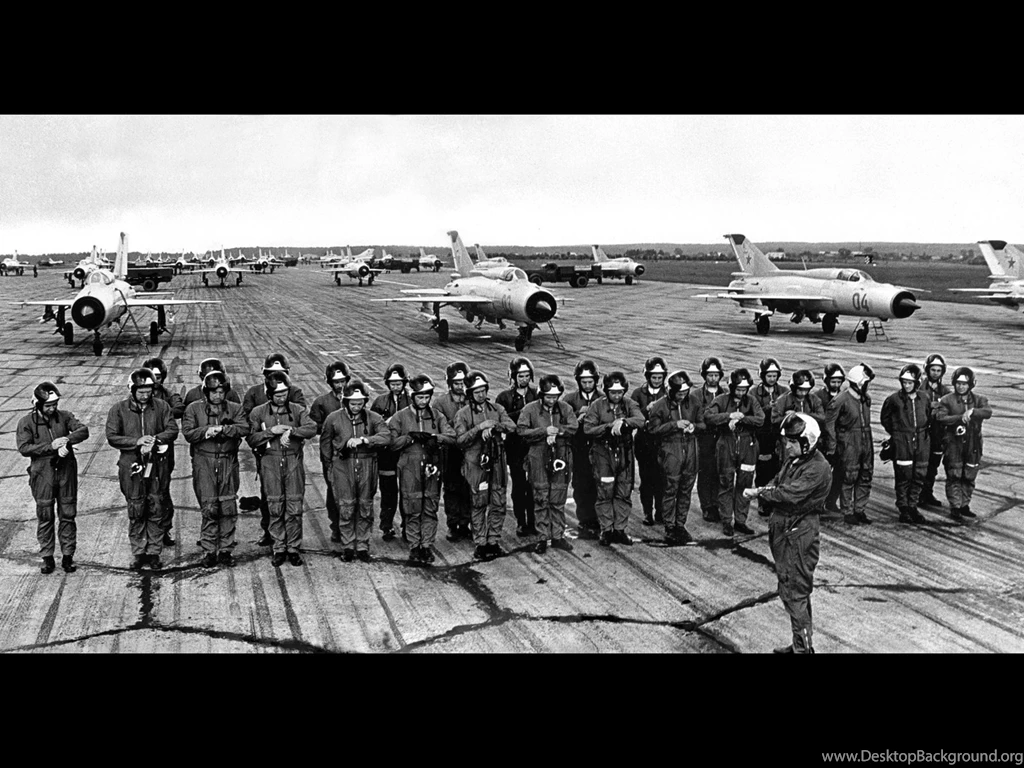Migs Aircraft Airfield Grayscale Historic Wallpapers (