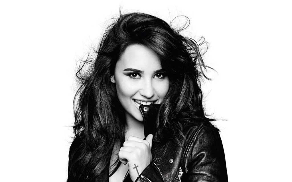 Hot HD Demi Lovato Wallpapers