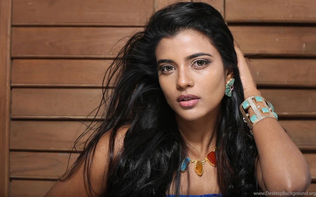 Aishwarya Rajesh Wallpapers