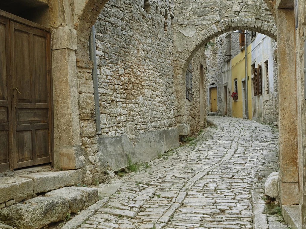 The Narrow Street Of Old City Wallpapers And Images Wallpapers ...