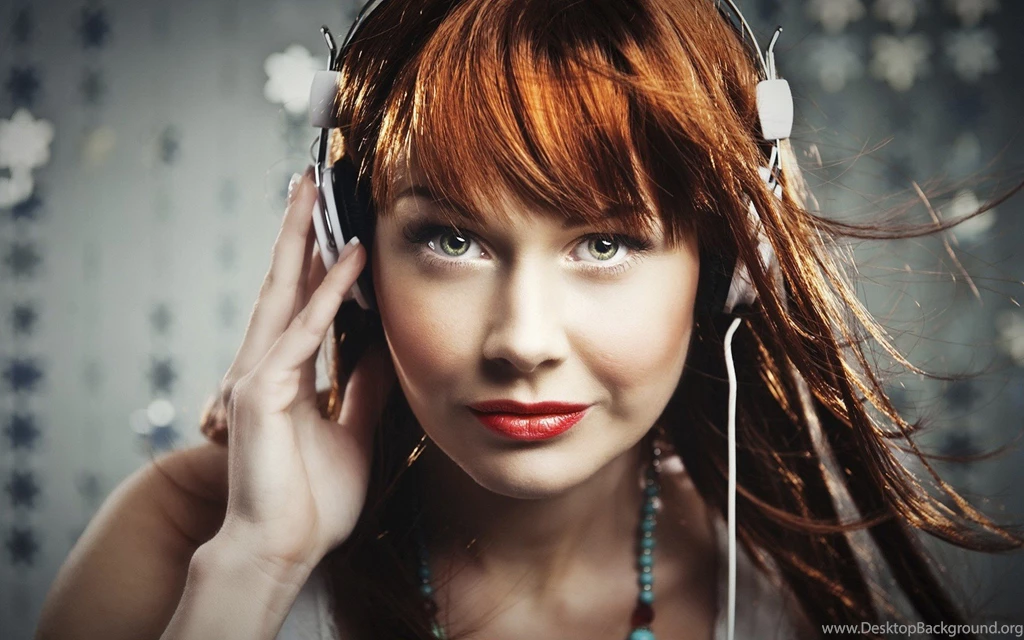 Hot Redhead DJ Hintergrundbilder