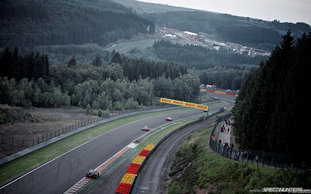 Racing Tracks Wallpaper Images