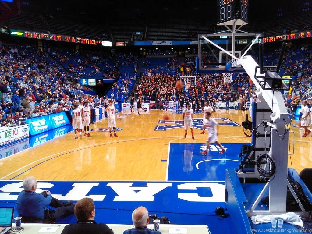Holmes Advances In Sweet 16, Beats PRP 65 60