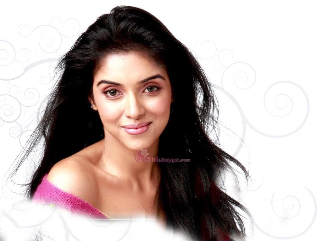Biography: Bollywood Actress :Asin Thottumkal