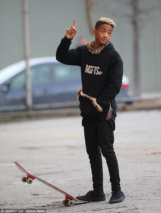 Jaden Smith Wraps Up In Furry Jumper As He Films Music Video In ...