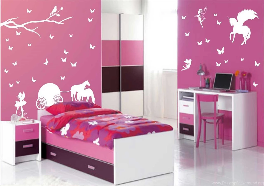 Modern Elegant Design Of The Bedroom With Black And White Ikea ...