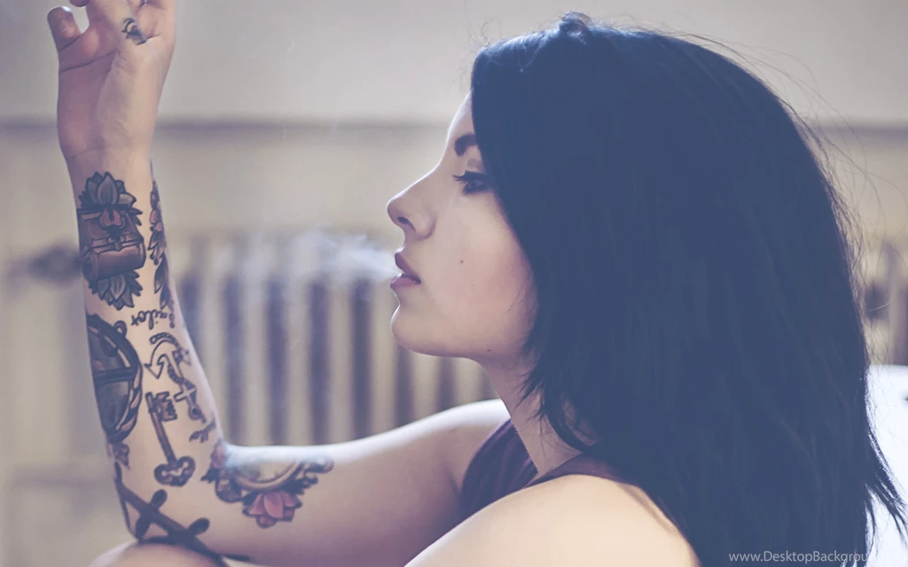 Smoking Tattoos Girl Wallpapers