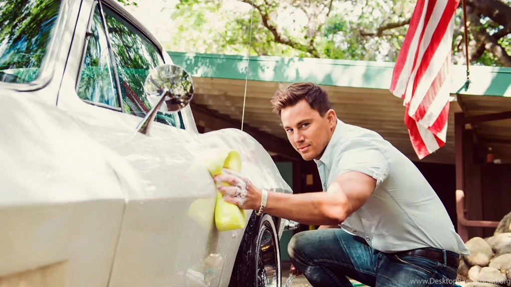Download Wallpapers 1600x900 Channing Tatum, Actor, Car Washing ...