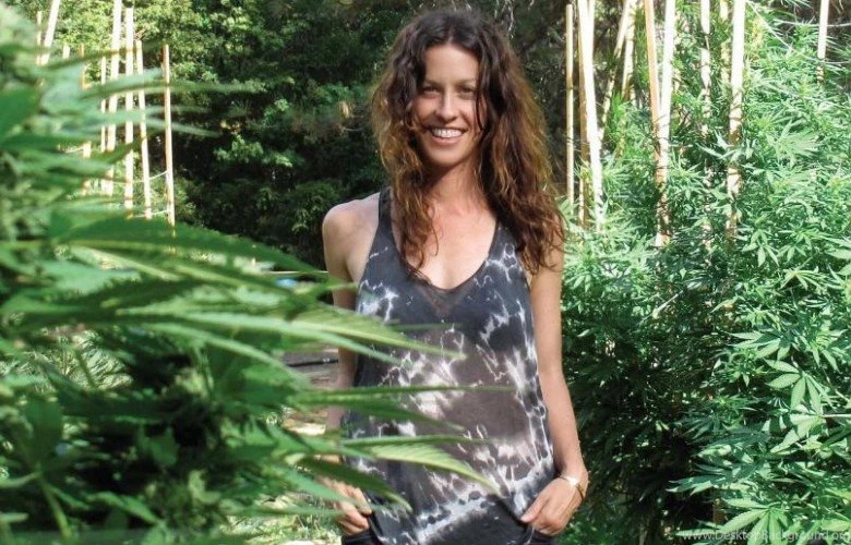 Alanis Morisette High Times HD Weed Wallpapers