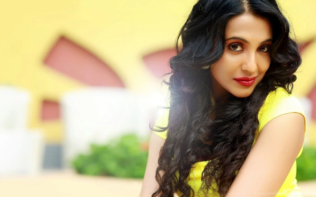 Beautiful Indian Woman Wallpapers