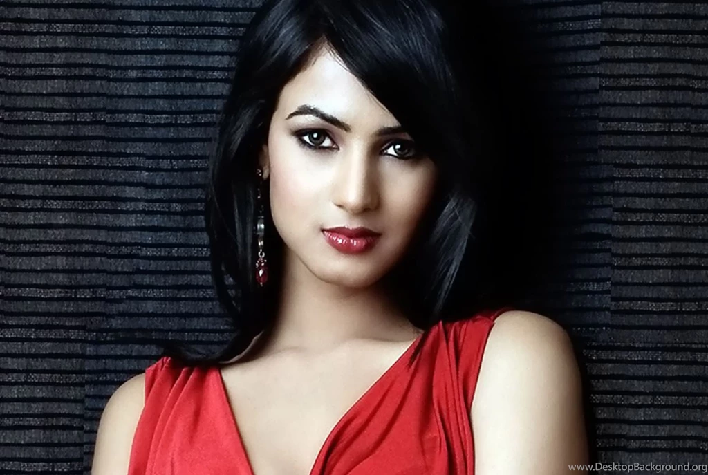Sonal Chauhan Hd Wallpapers Profile Pics