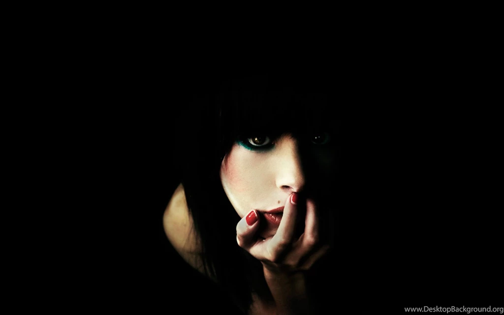 Emo Girl Close Wallpapers
