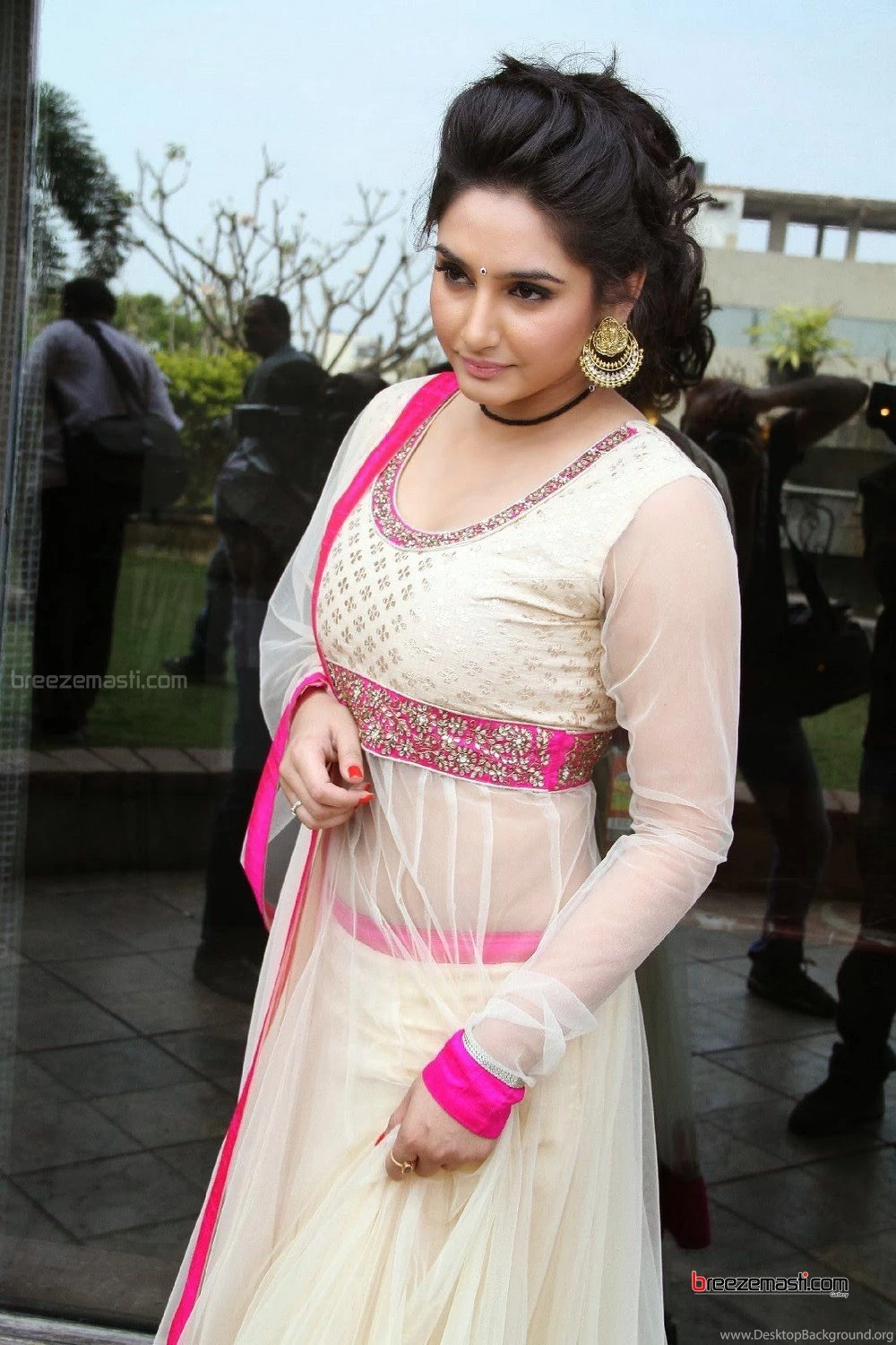 Ragini Dwivedi At South Scope Calendar 2014 Launch 39