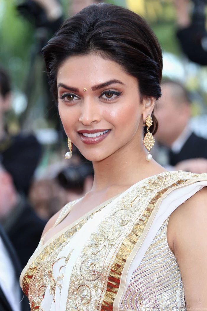 Deepika Is Really A Deep In Bollywood Industry: Amitabh Bachchan ...