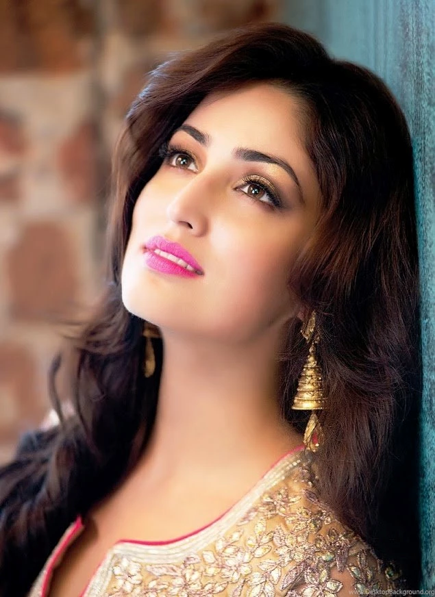 Download Yami Gautum Wallpapers