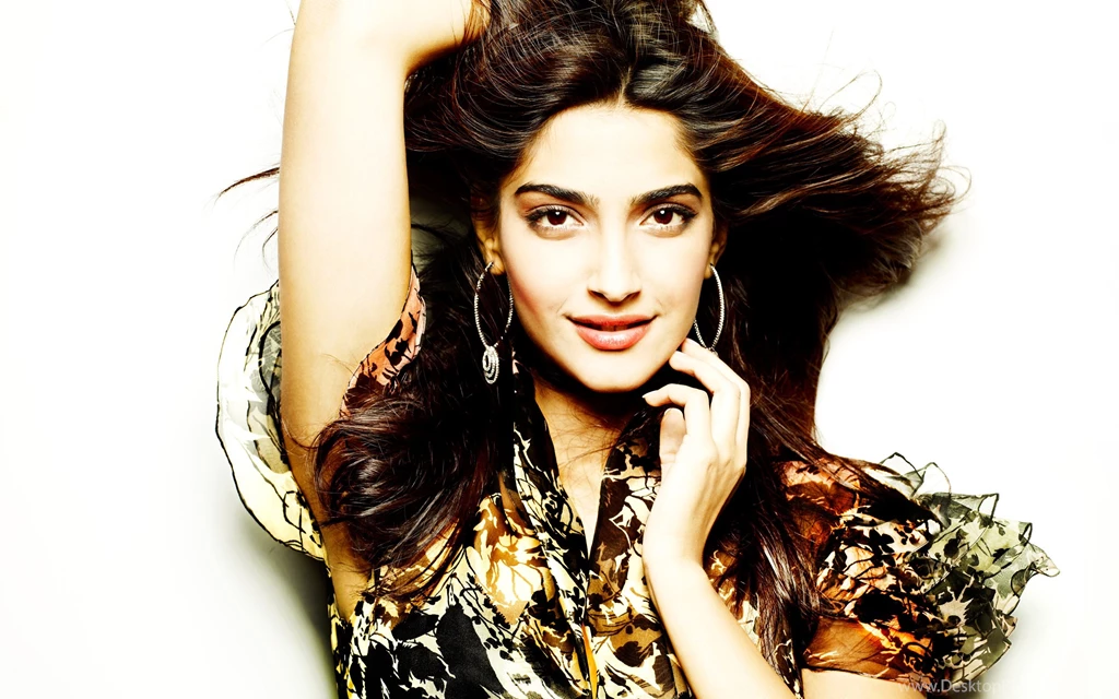 Sonam Kapoor Hairstyle HDwallpaper4U.com