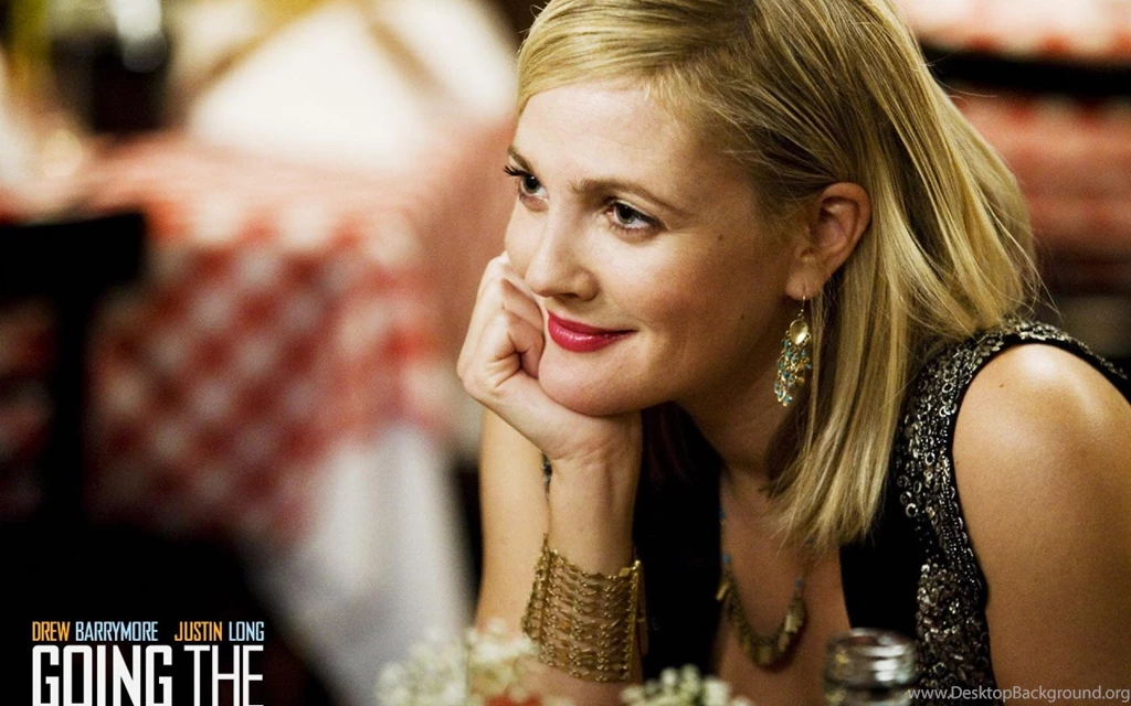 Drew Barrymore In Going The Distance Hd Wallpapers (