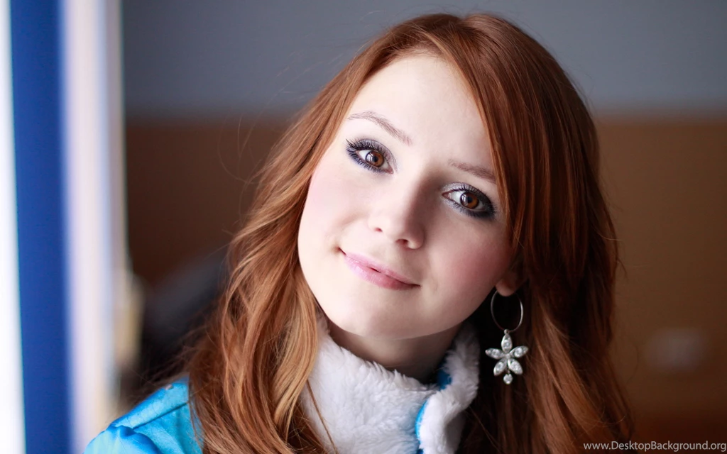 Beautiful Redhead Smile Wallpapers