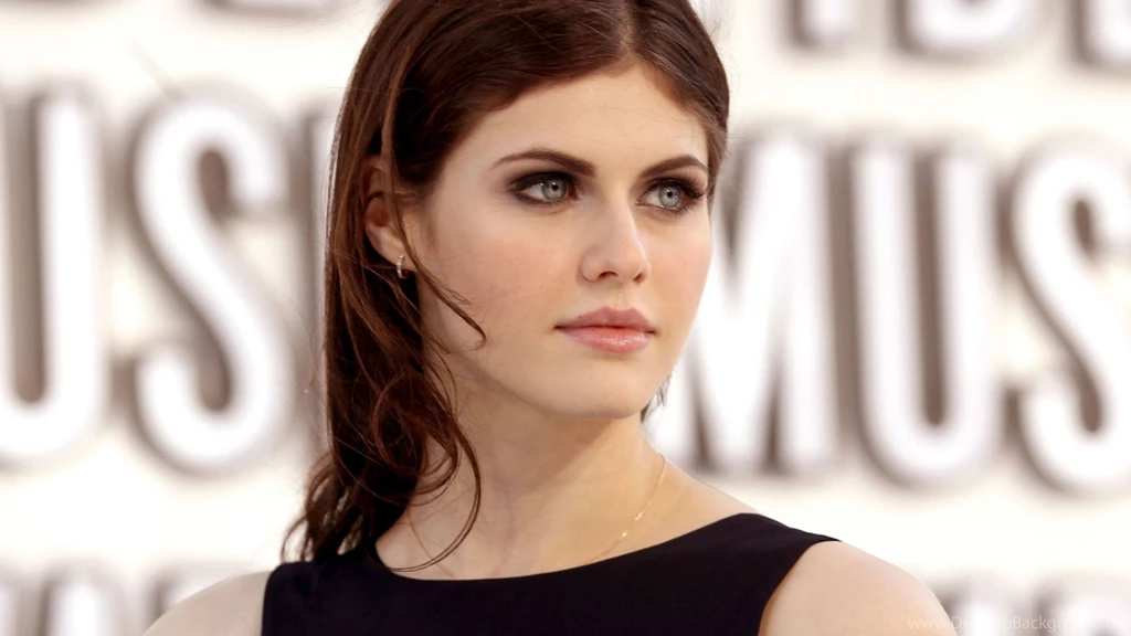 Wallpapers Alexandra Daddario Hot Celeb Hd 2560x1440