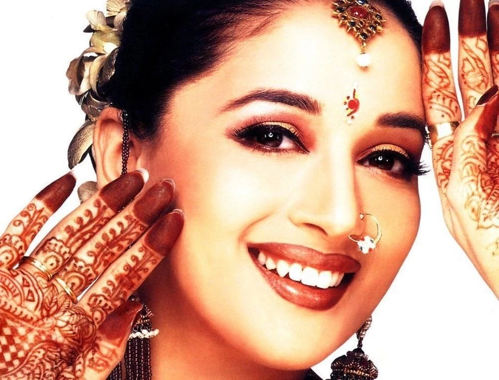 Beautiful Madhuri Dixit Wallpapers