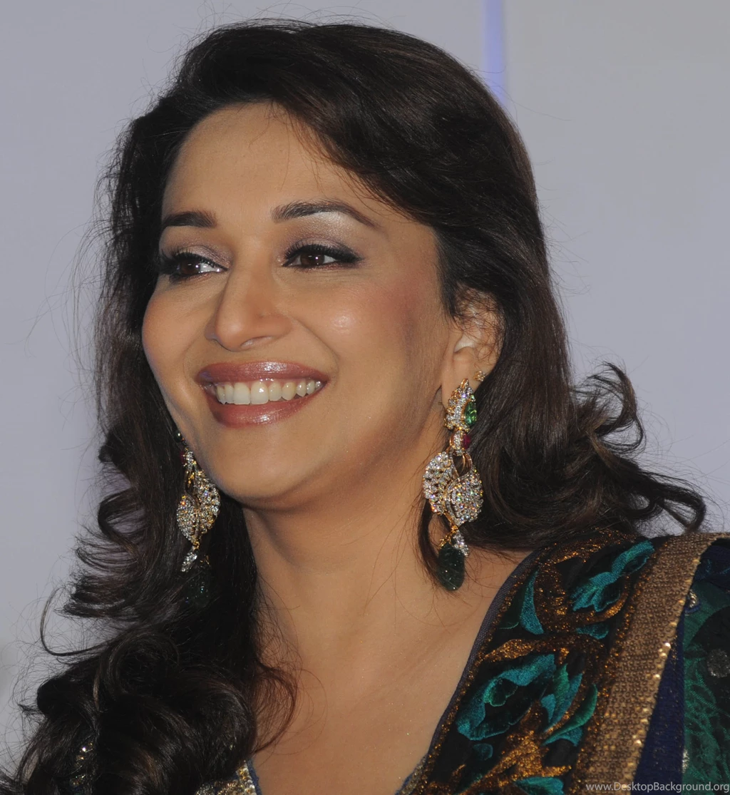 Madhuri Dixit Smile Wallpapers Free Hd Wallpapers