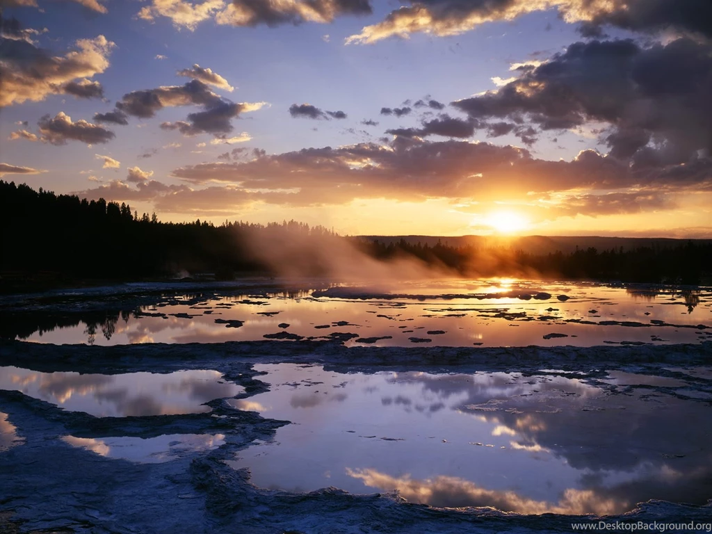 Yellowstone Geyser Basin   Wallpaper.