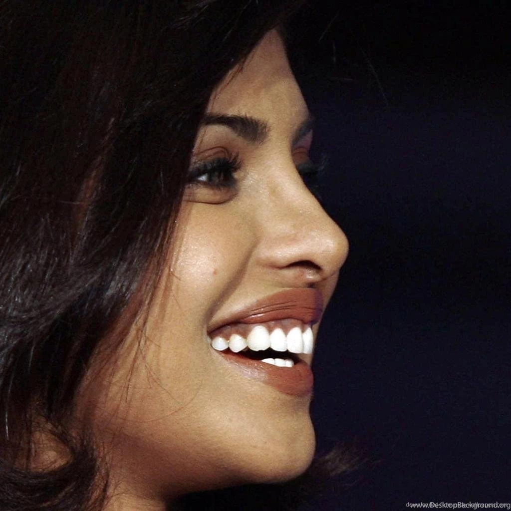 Download Priyanka Chopra Smile Wallpapers For IPad