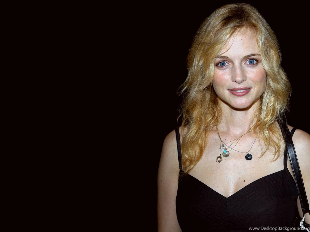 Heather Graham 70 1600x1200 Wallpapers World Wallpapers Collection