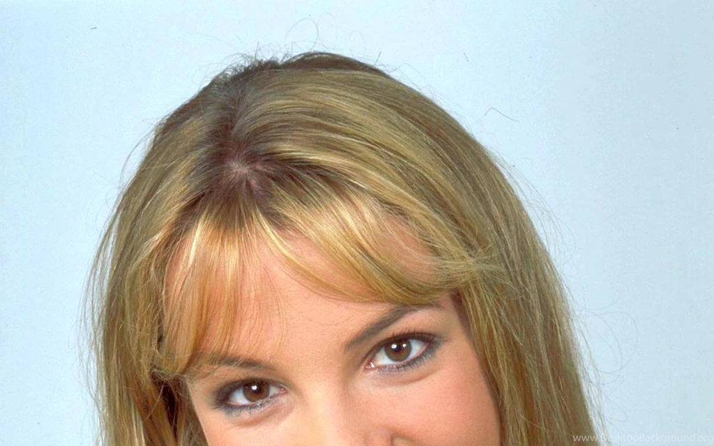 Britney Spears Smiles Wallpapers (