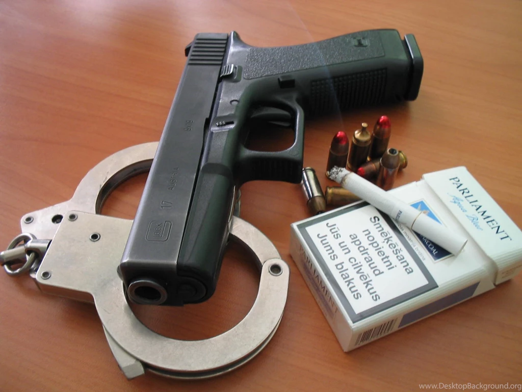 Glock 17 :: Guns Wallpapers :: ShareWallpapers