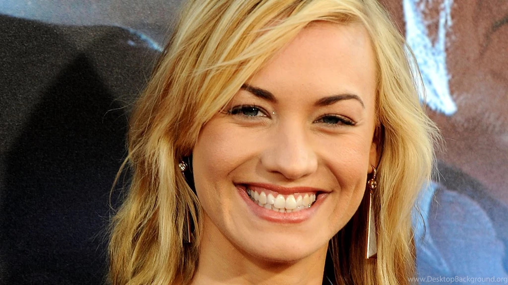 Yvonne Strahovski Wallpapers