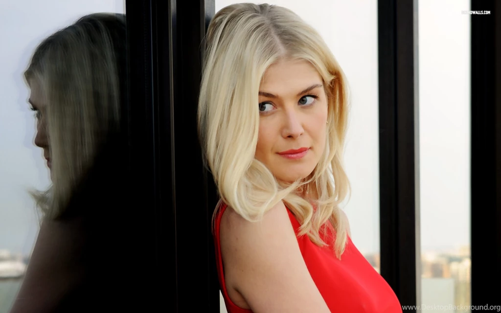 Rosamund Pike Wallpapers High Resolution And Quality Download