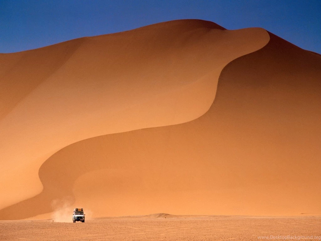 1280x960 Jeep In Desert Desktop PC And Mac Wallpapers