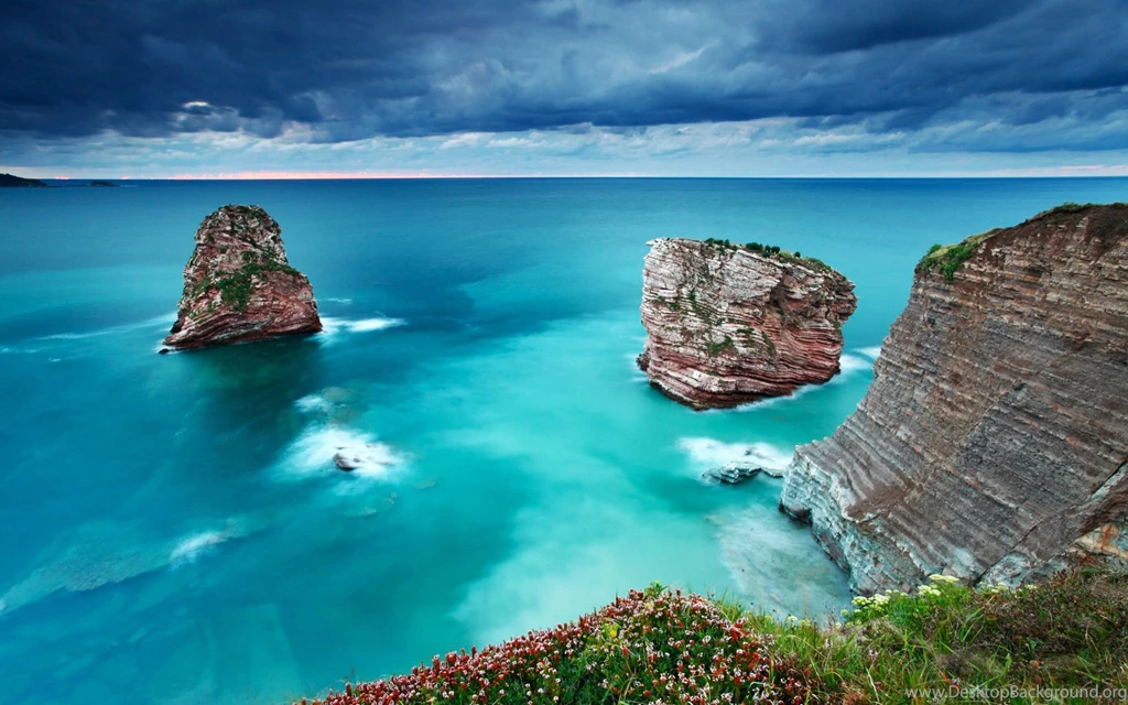 The Wallpapers Of The Amazing Blue Seawater Beach Wallpapers