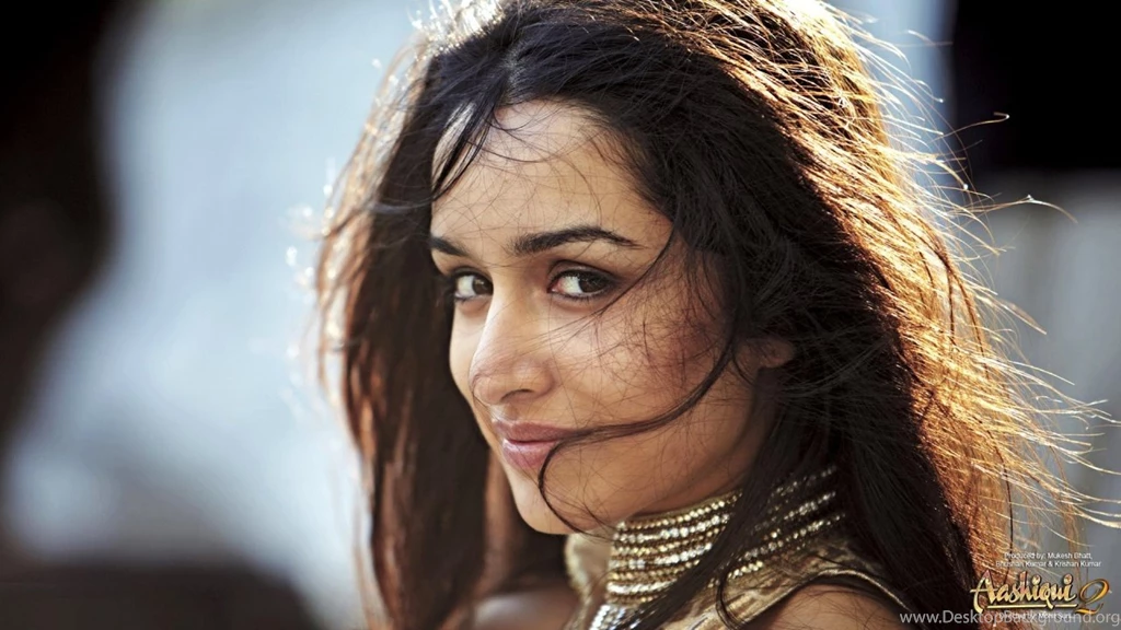 Nice Smile Of Shraddha Kapoor Hd Wallpapers