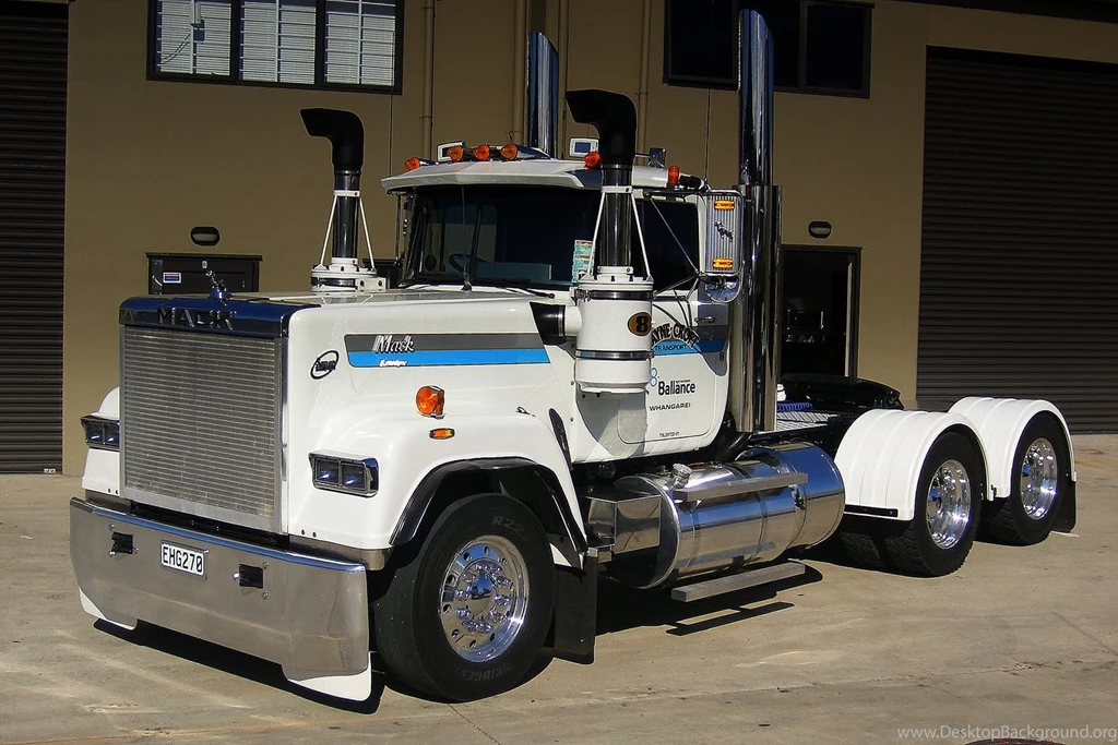 A Mack Superliner In New Zealand_ Wallpapers