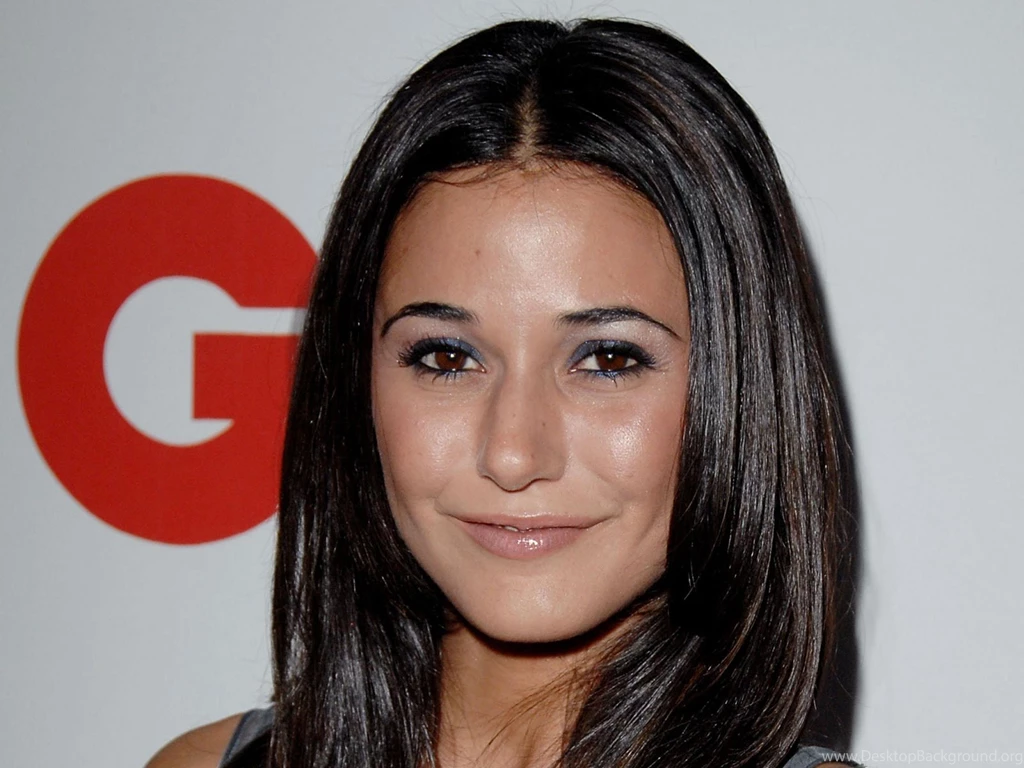 Hollywood Actress Wallpapers: Emmanuelle Chriqui Hd Wallpapers
