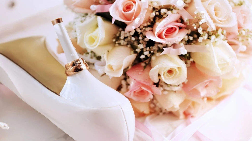 Bouquet Wedding Rings On A Heel Ring Heel Photography Shoe HD ...