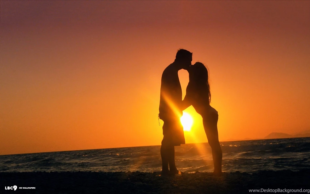 Romantic Kiss Wallpapers 3/7