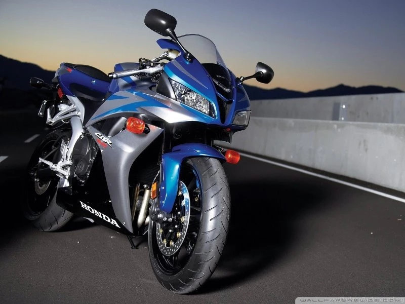 Honda CBR HD Desktop Wallpapers : Fullscreen