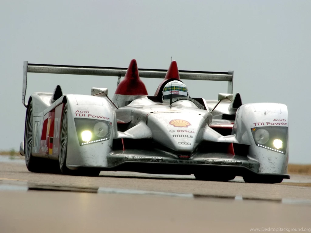 2006 Audi R10 TD1 versus Harrier Jet Fighter Front 1920x1440