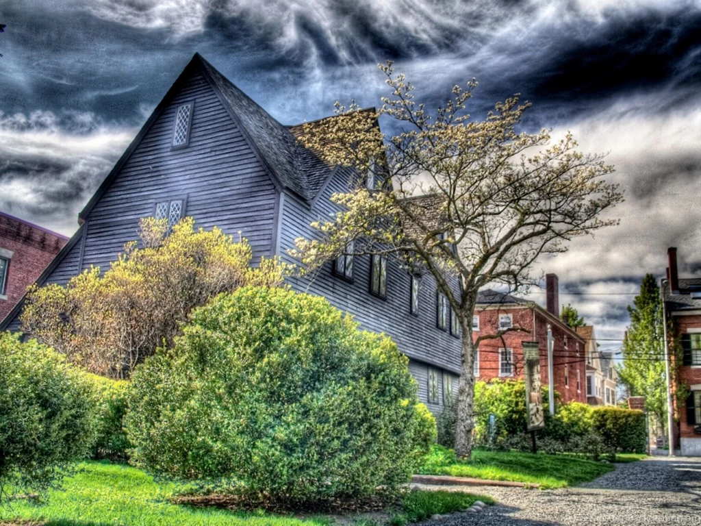 1600x1200 Around House Desktop PC And Mac Wallpapers