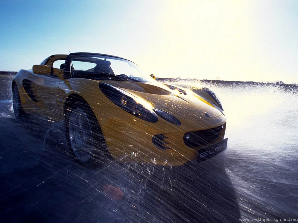 LOTUS ELISE IN WATER WALLPAPER (