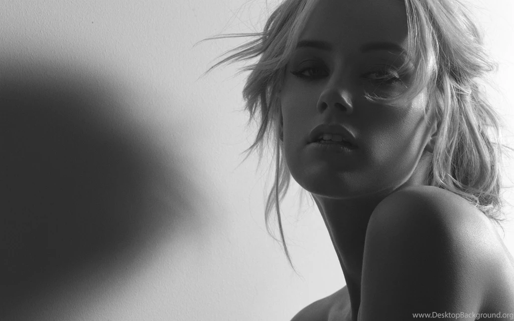 Amber Heard Hot Wallpapers