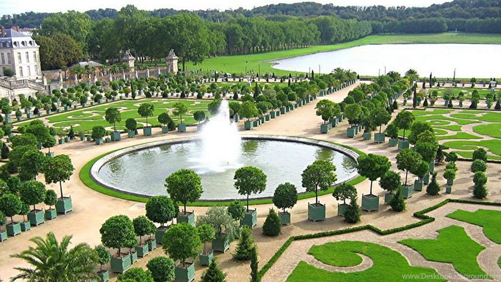 Neptune And The Palace Of Versailles Images