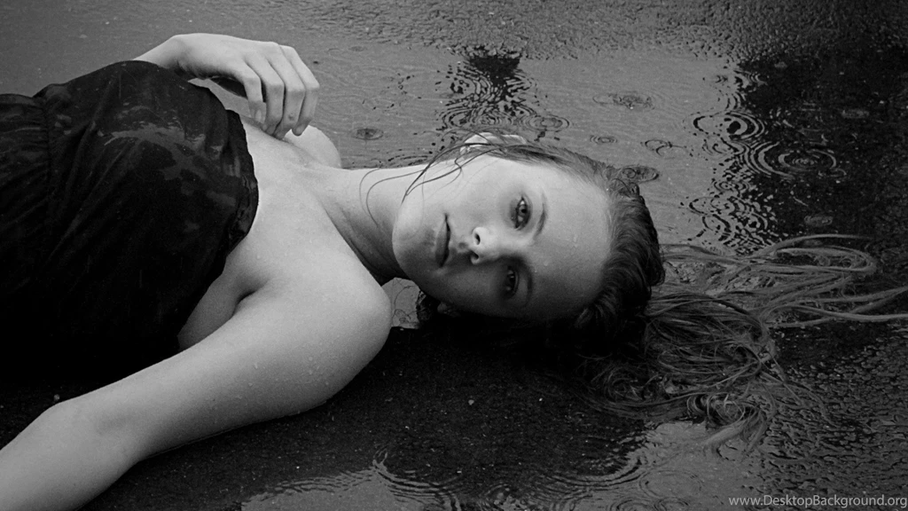 BLACK END WHITE Sad Girl Ground Rain Wallpapers